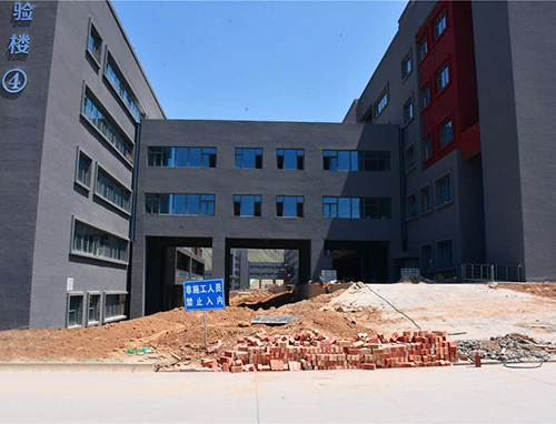 重慶某實驗樓建筑加固現(xiàn)場